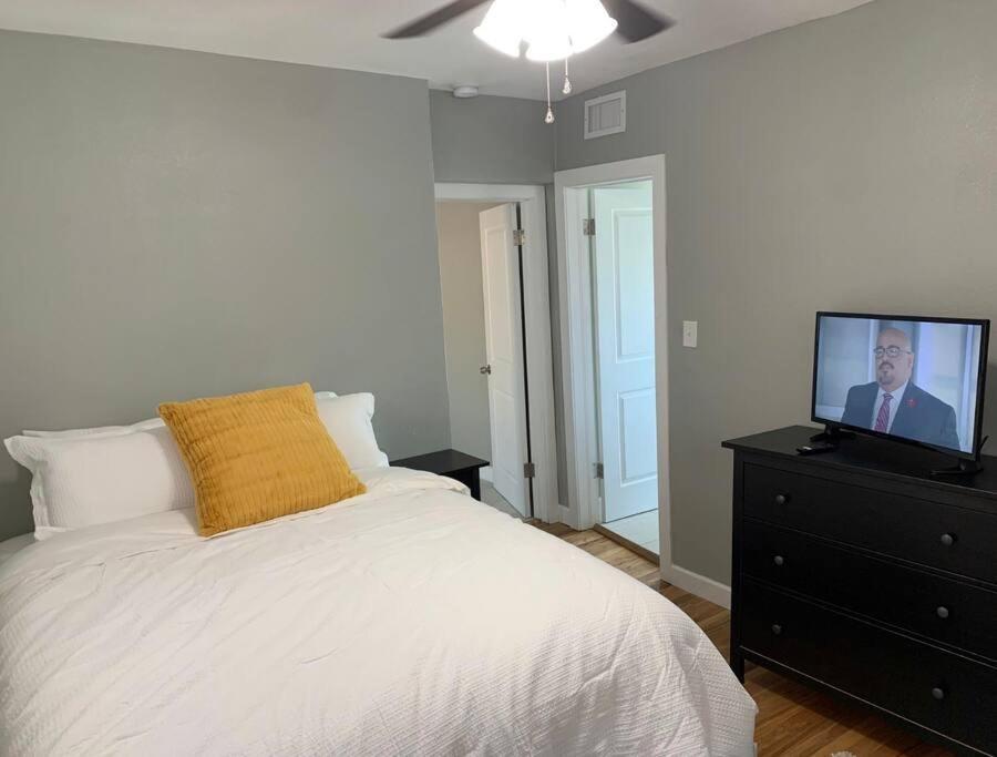 Comfortable Suite With Private Entrance & Private Bathroom El Paso Extérieur photo